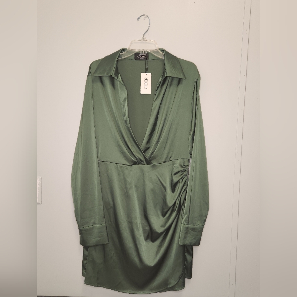 Cider Elegant Green Satin Dress Size XL NWT!